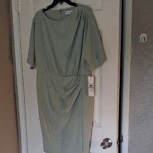 Elegant Green Women's Dress